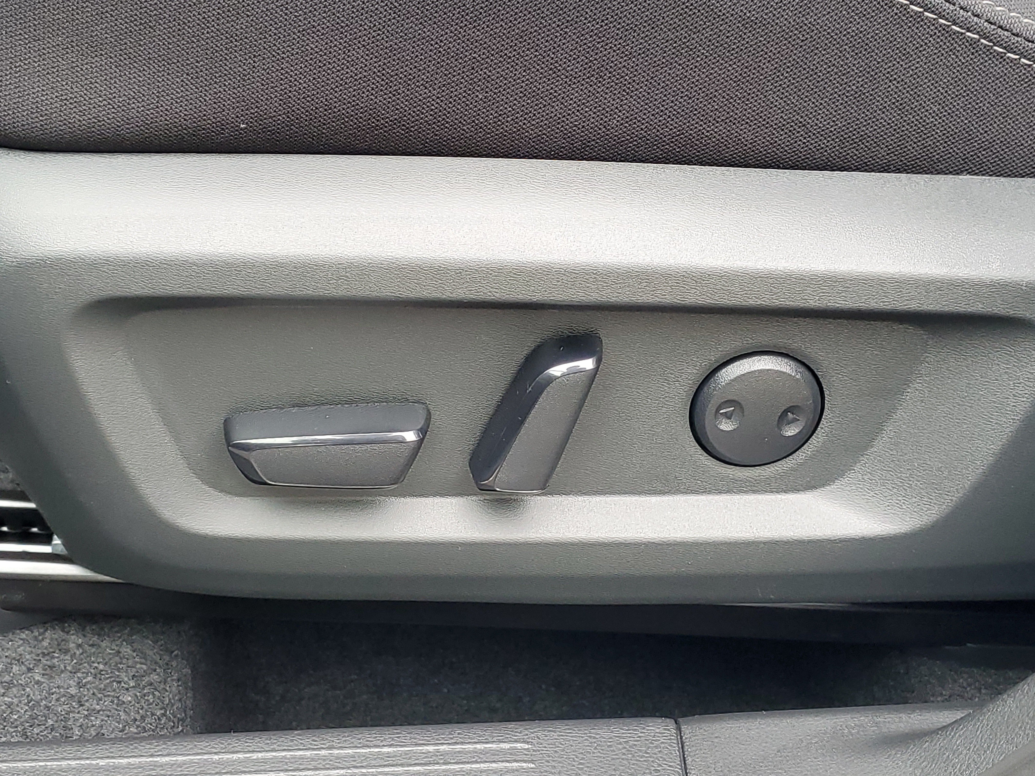 New 2027 Nissan Rogue SV w/ Cold Weather Package AWD/4WD image 6