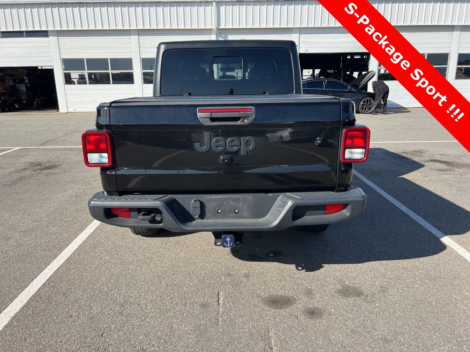 Used 2022 Jeep Gladiator Sport image 4