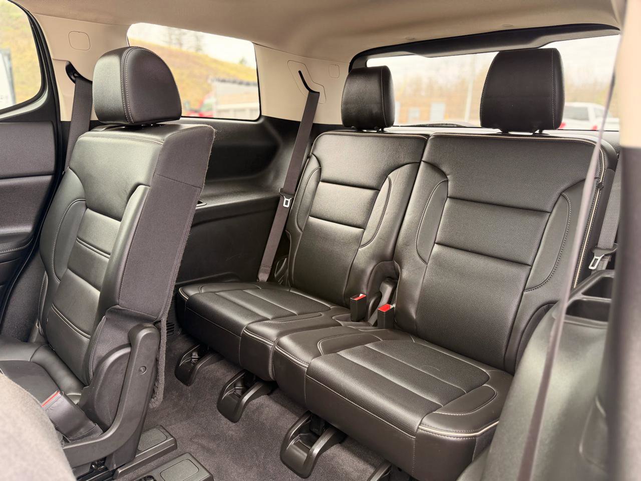 Used 2021 GMC Acadia Denali w/ GMC Pro Grade Package image 21