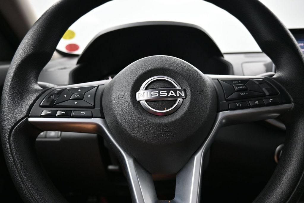Used 2025 Nissan Altima 2.5 SV FWD image 10