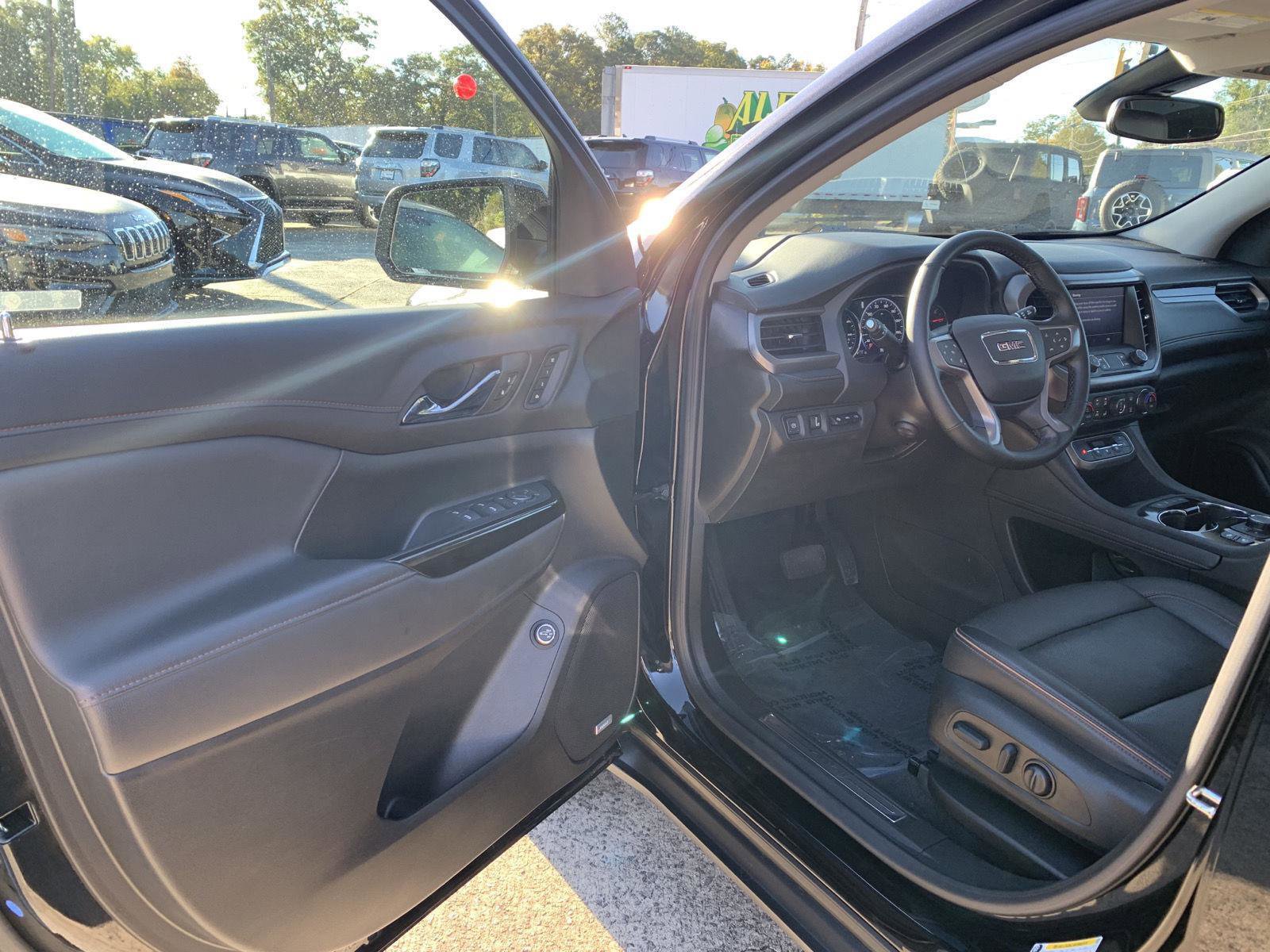 Used 2023 GMC Acadia AT4 w/ Technology Package image 6