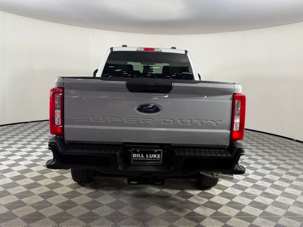Used 2025 Ford F250 XL w/ FX4 Off-Road Package image 8