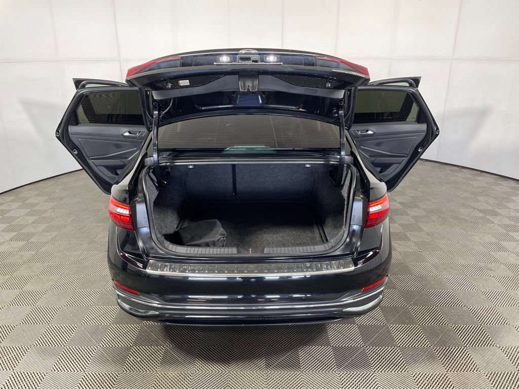 Used 2023 Volkswagen Jetta SEL FWD image 21