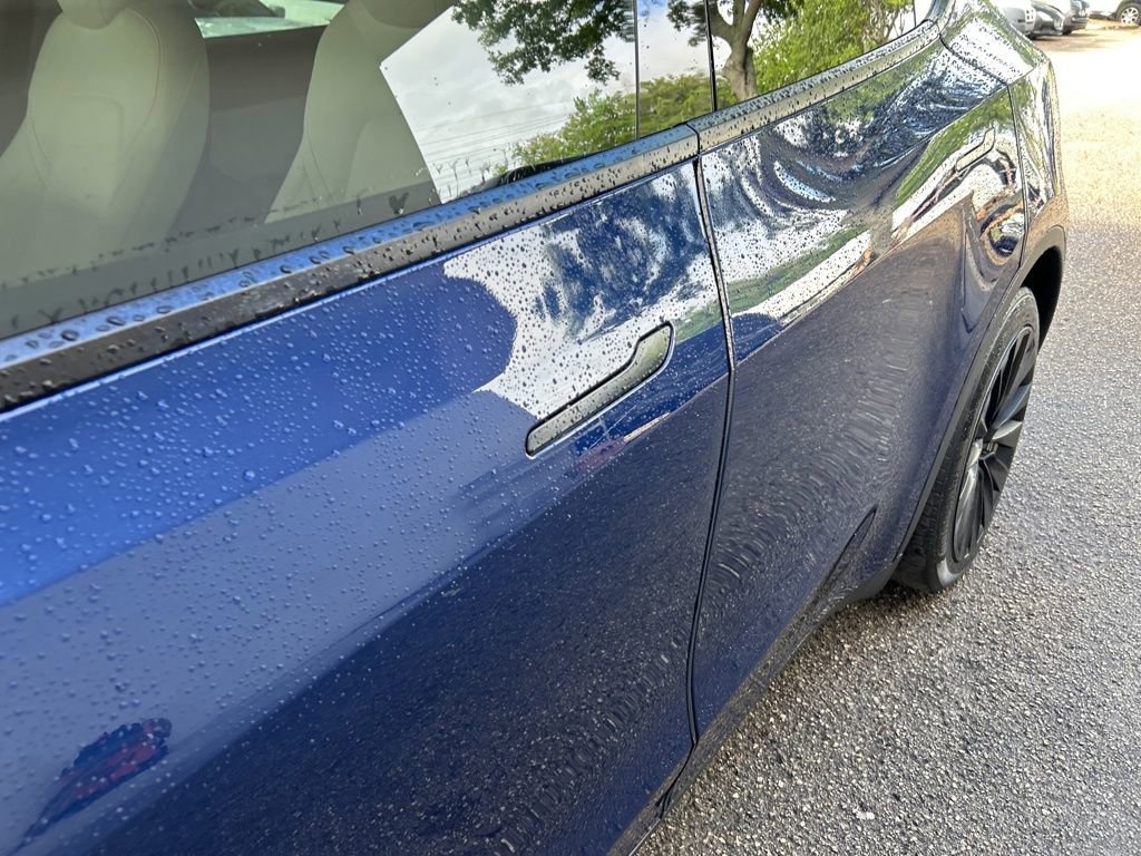 Used 2022 Tesla Model Y Long Range image 15