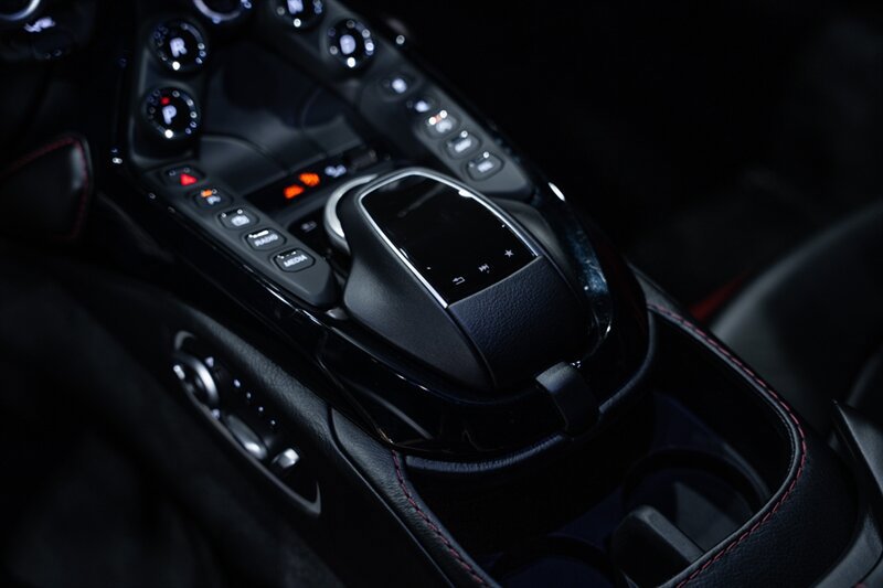 Used 2019 Aston Martin V8 Vantage Coupe RWD image 47