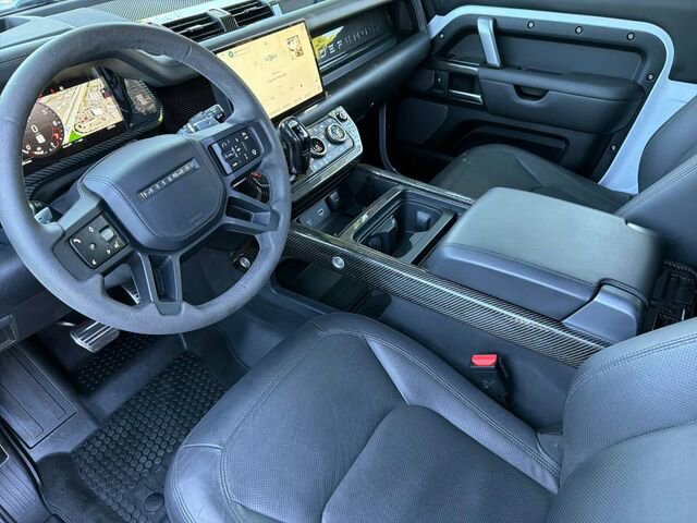 Used 2023 Land Rover Defender 90 V8 AWD/4WD image 11
