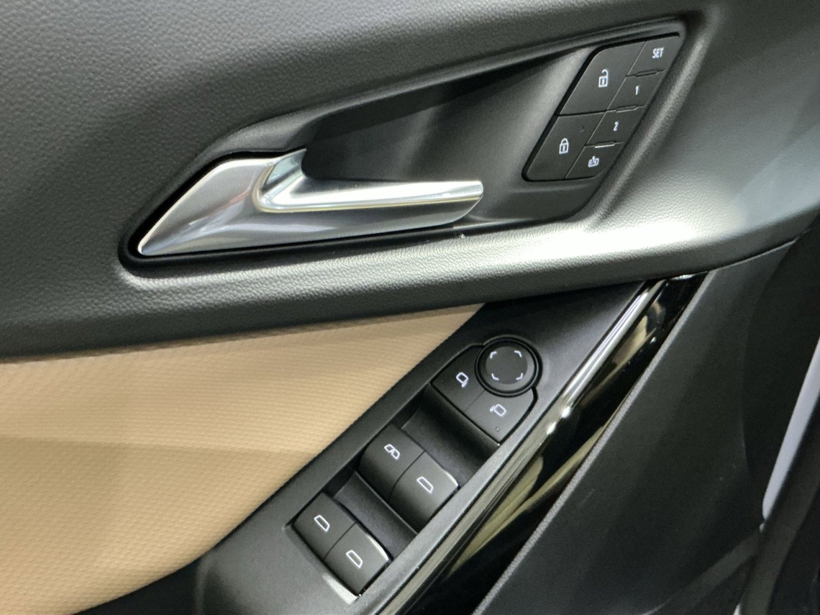 New 2026 Chevrolet Equinox ACTIV w/ Convenience Package III image 23