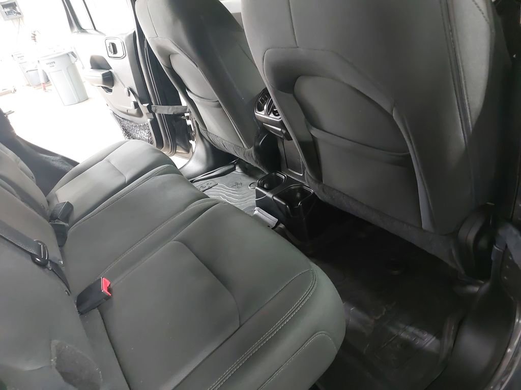 Used 2018 Jeep Wrangler Unlimited Sport image 11