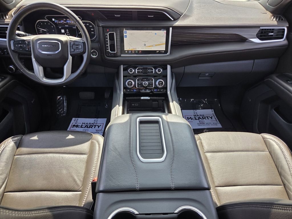 Used 2021 GMC Yukon XL Denali w/ Denali Premium Package image 12