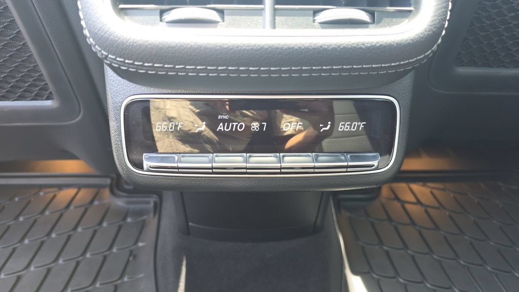 Certified 2025 Mercedes-Benz GLS 450 4MATIC image 31