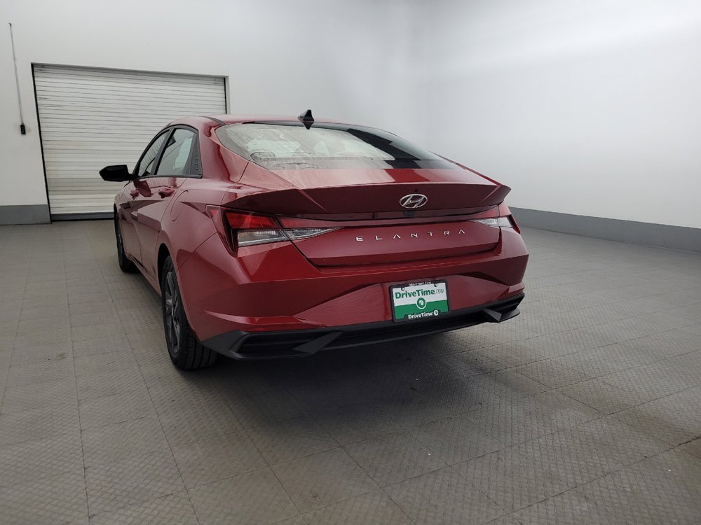 Used 2022 Hyundai Elantra SEL FWD image 6
