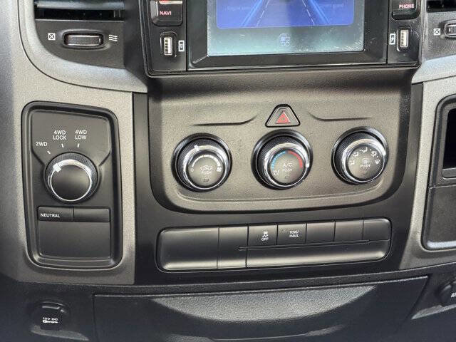 Used 2018 RAM 1500 ST w/ SXT Appearance Group image 17