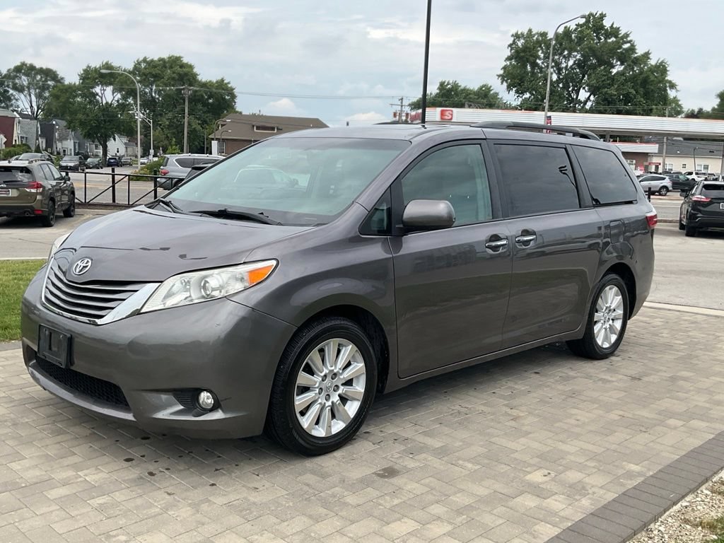 Used 2015 Toyota Sienna XLE AWD/4WD image 4