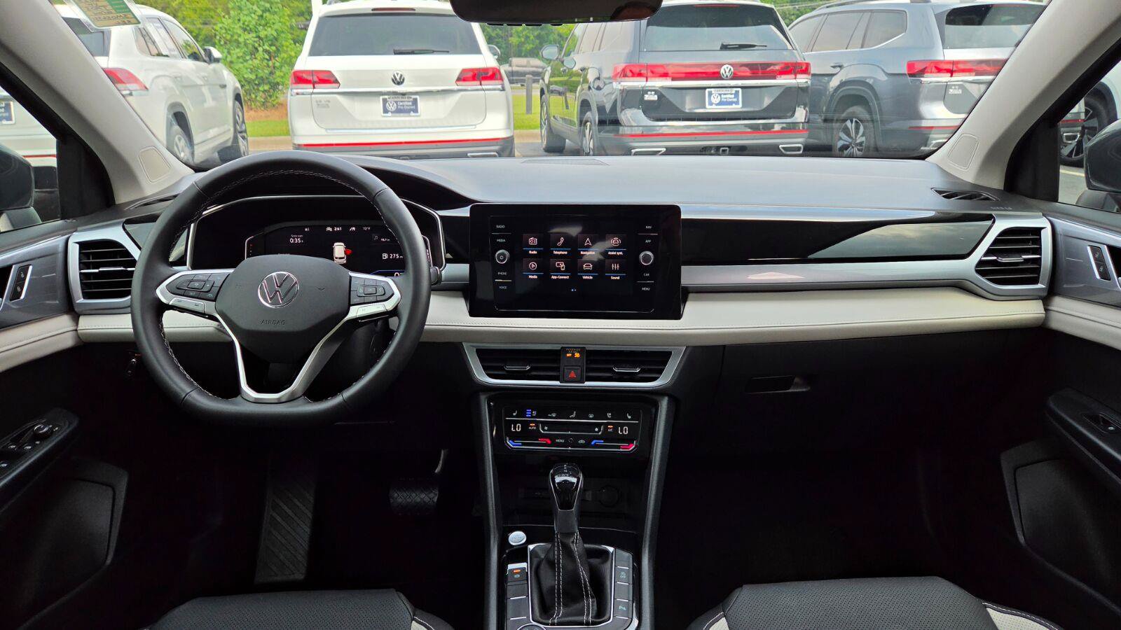 Certified 2025 Volkswagen Taos SEL AWD/4WD image 61