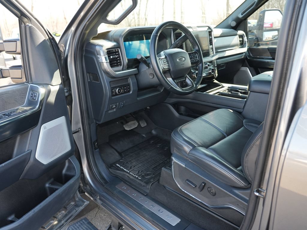 Used 2025 Ford F350 Platinum w/ FX4 Off-Road Package AWD/4WD image 13