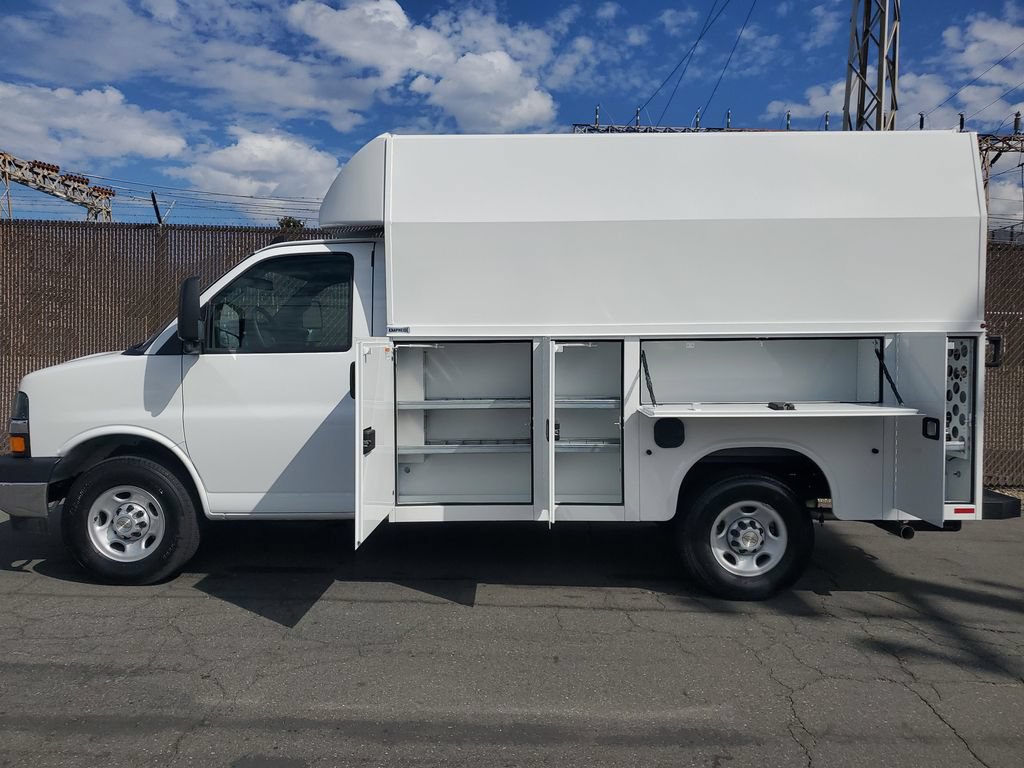 New 2025 Chevrolet Express 3500 w/ Power Convenience Package RWD image 7