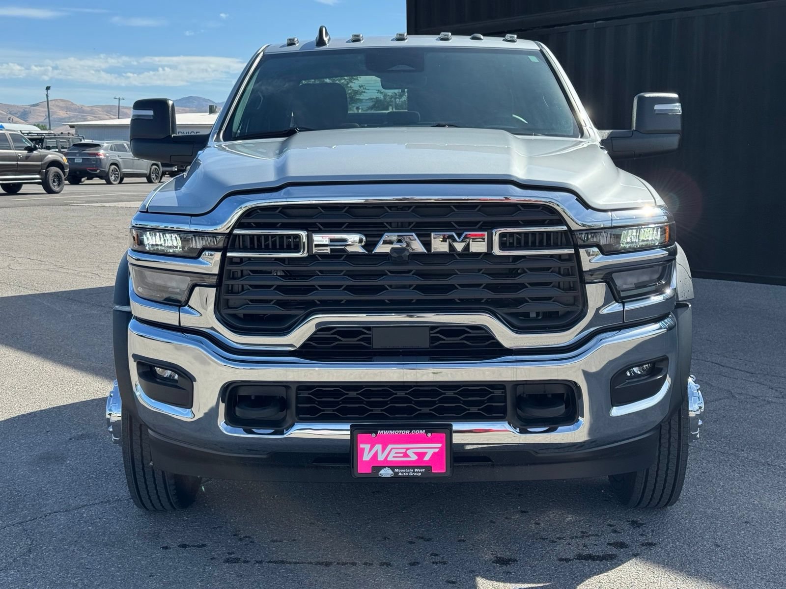 New 2027 RAM 4500 4x4 Crew Cab DRW w/ Laramie Trim Package image 2