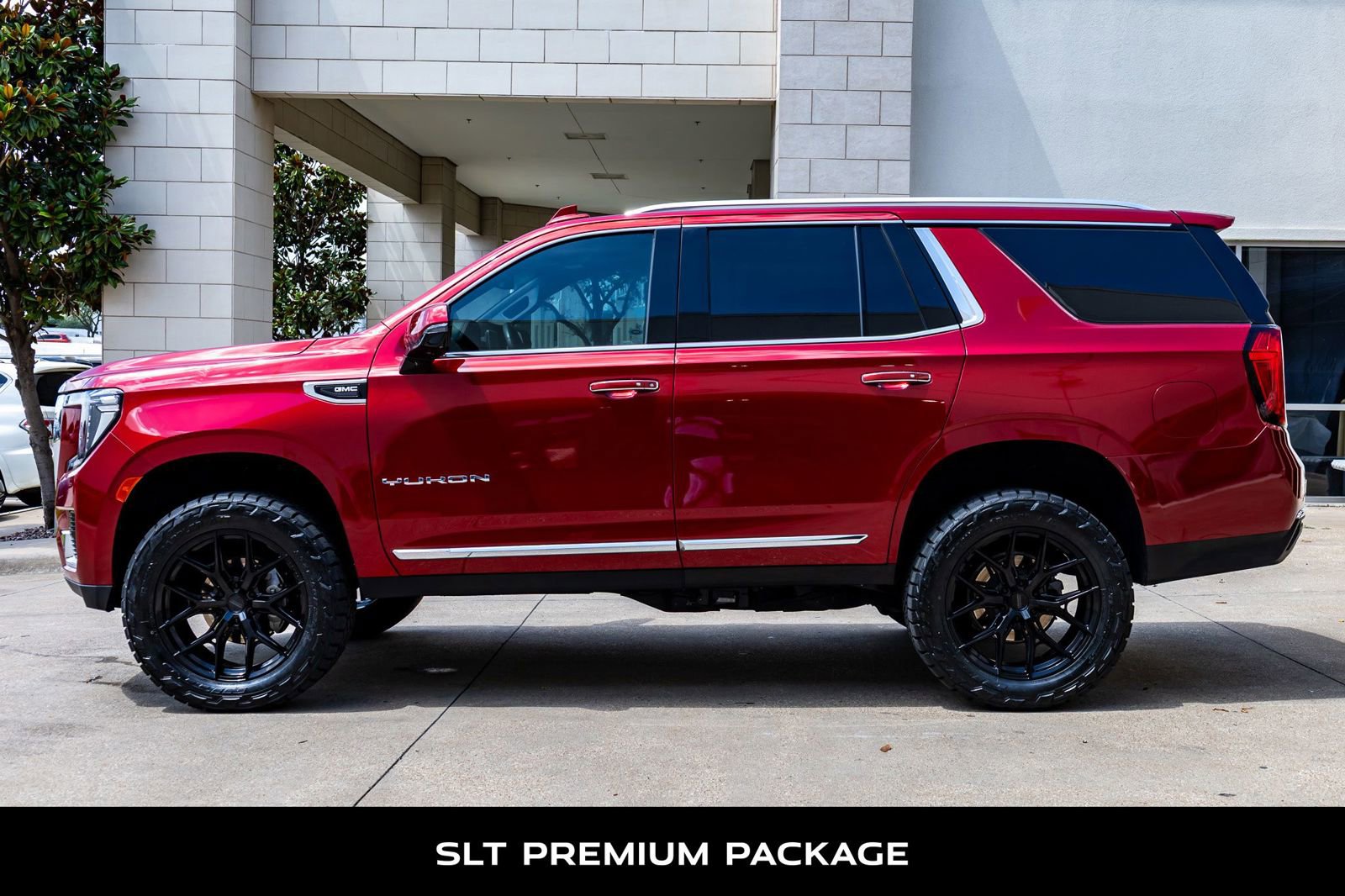Used 2022 GMC Yukon SLT w/ SLT Premium Package RWD image 6
