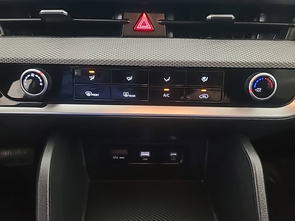 Used 2025 Kia Sportage LX image 34