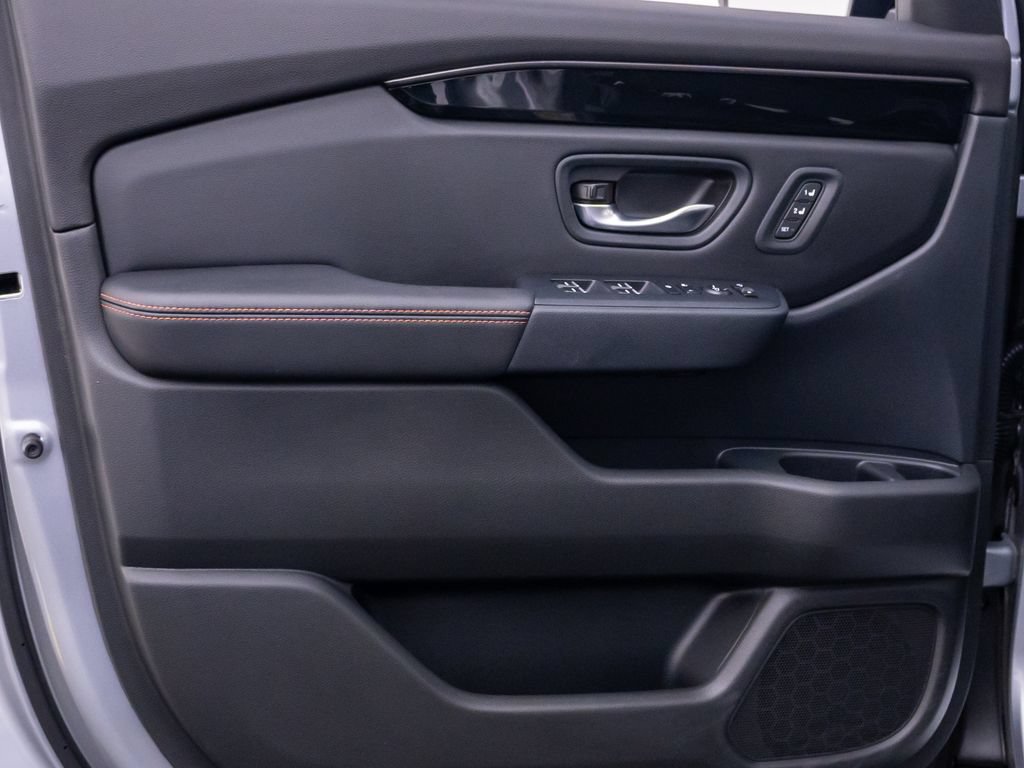 Certified 2025 Honda Pilot TrailSport image 13