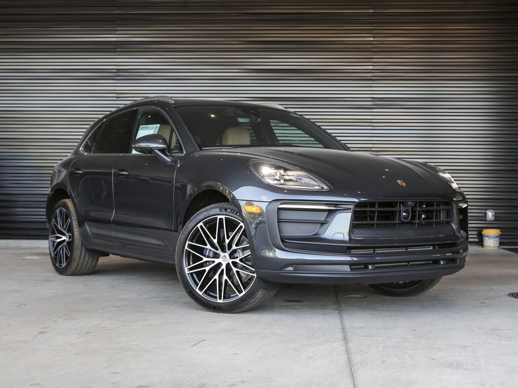 Certified 2026 Porsche Macan AWD/4WD image 9