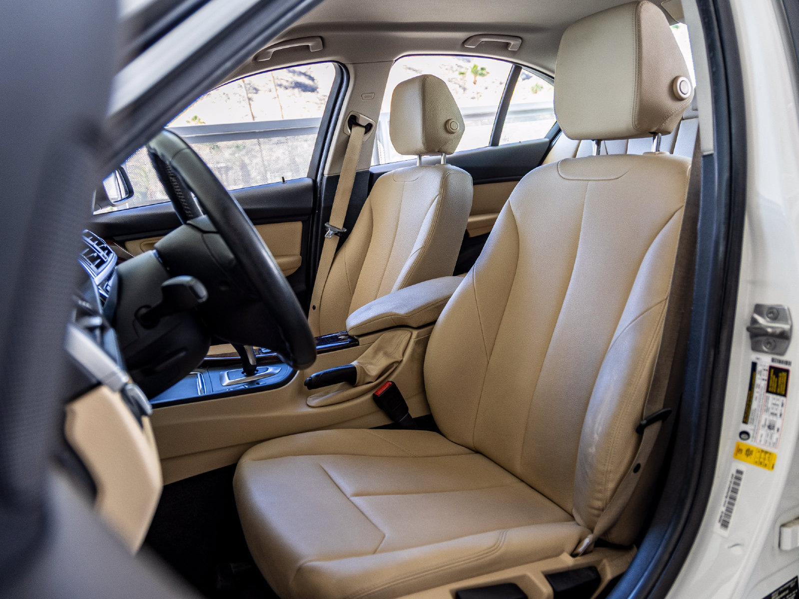 Used 2017 BMW 320i Sedan RWD image 16