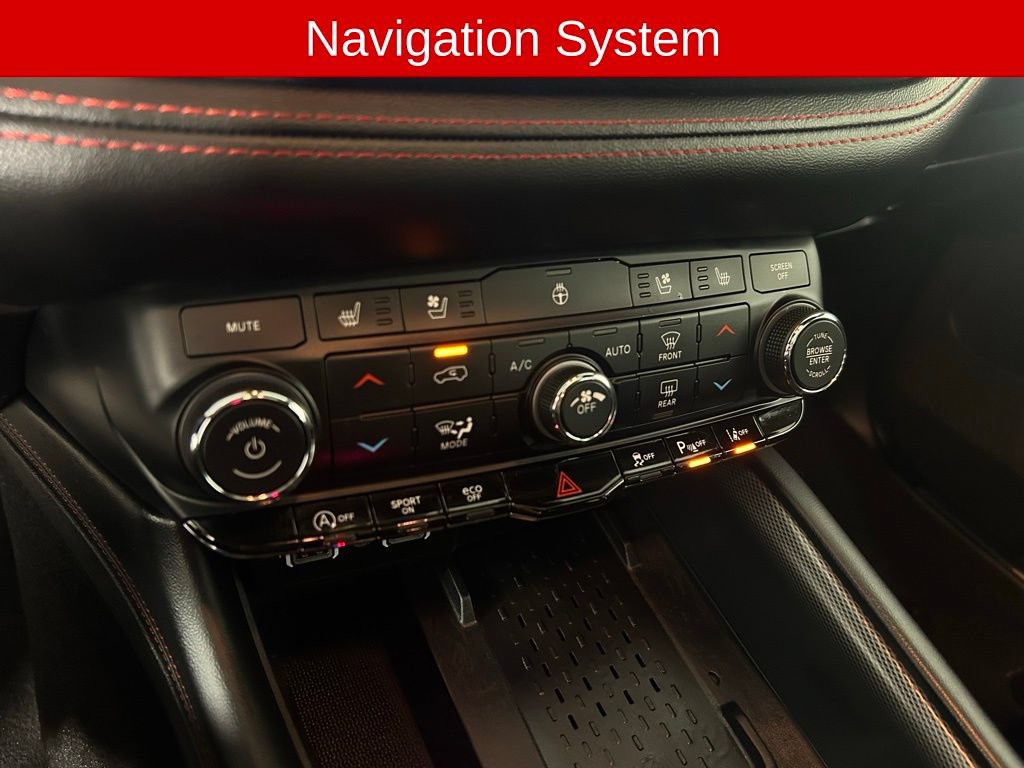 Used 2025 Dodge Durango GT AWD/4WD image 13