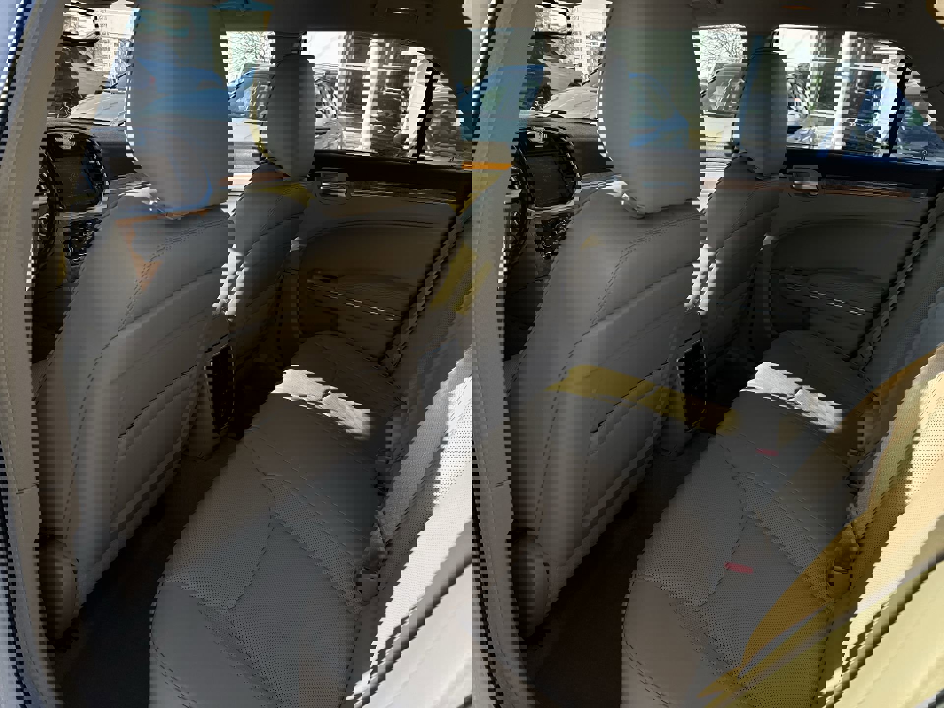 Used 2013 Chrysler 300 C image 21