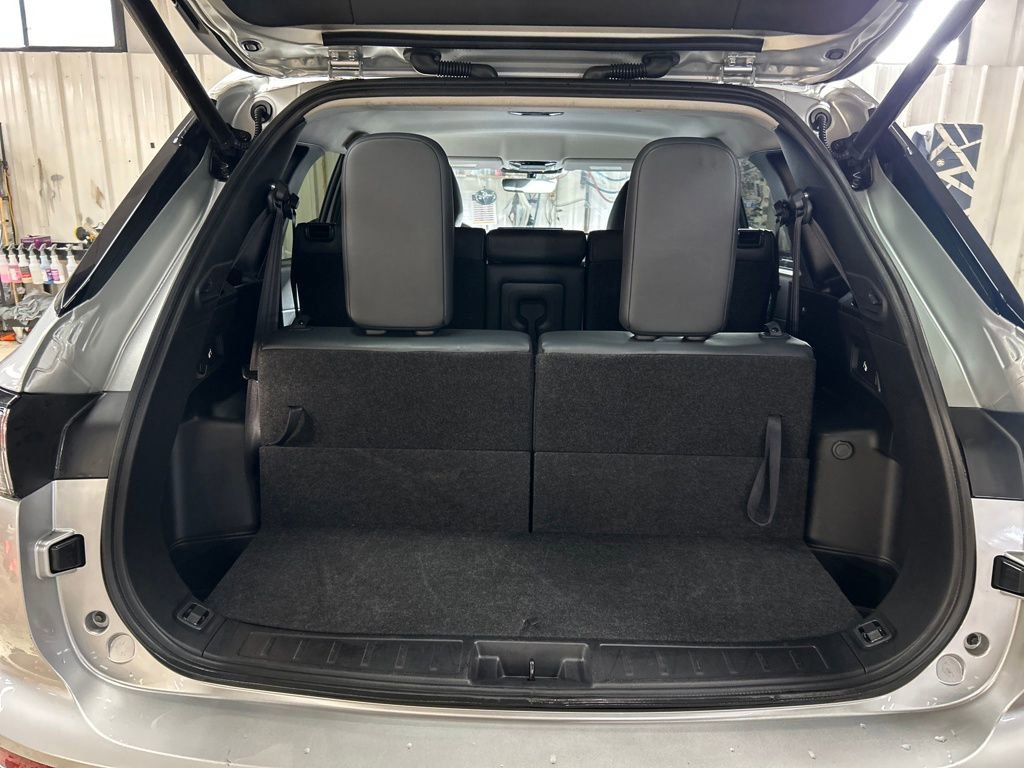 Used 2025 Mitsubishi Outlander SE AWD/4WD image 21