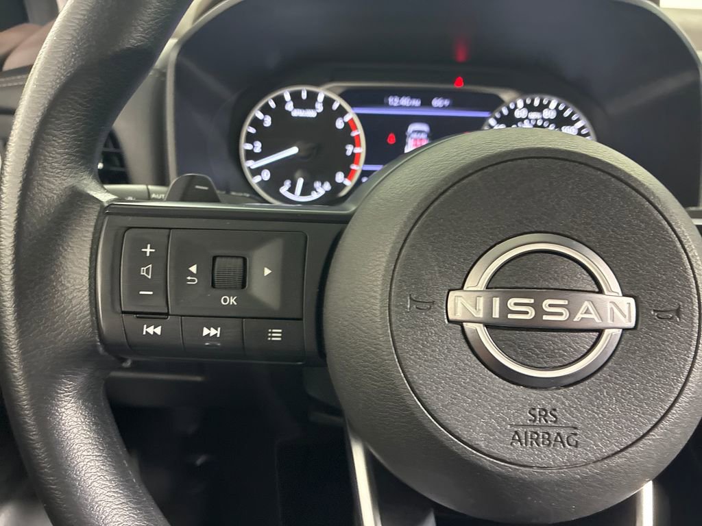 Used 2023 Nissan Rogue S AWD/4WD image 16
