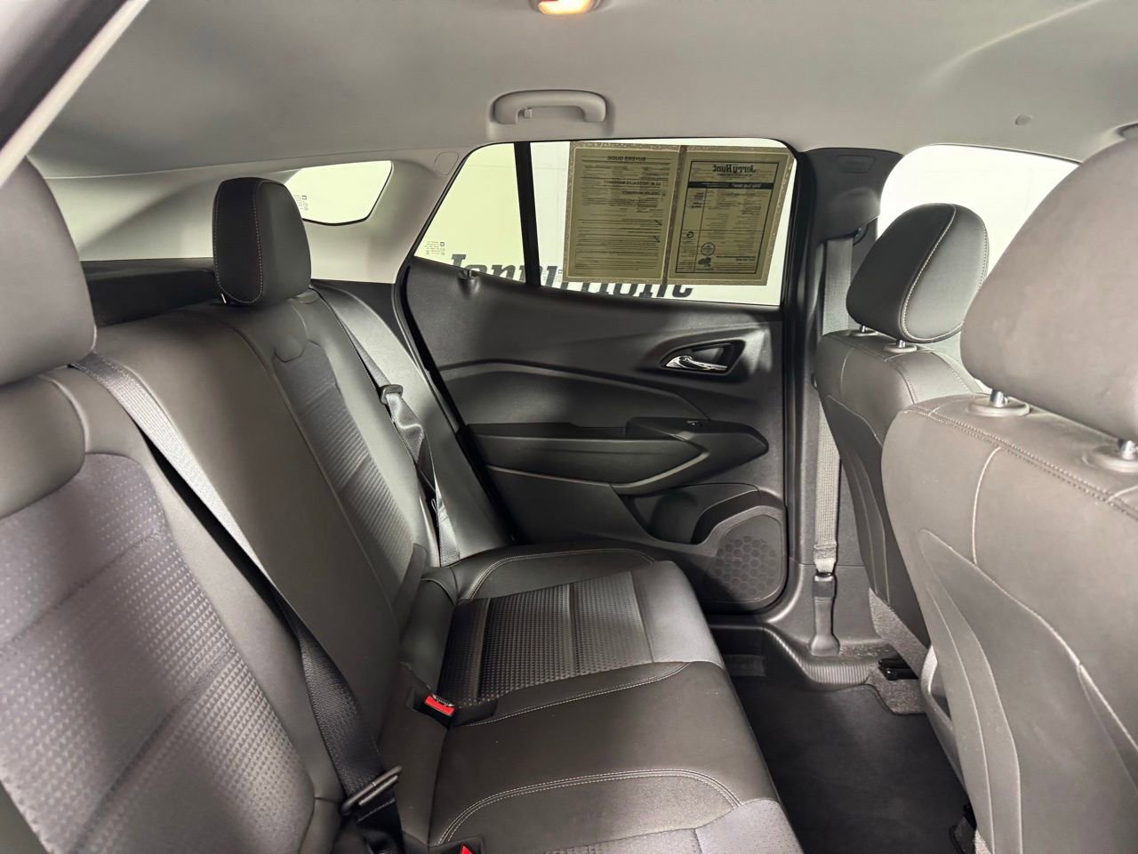 Used 2025 Chevrolet Trax LT FWD image 39
