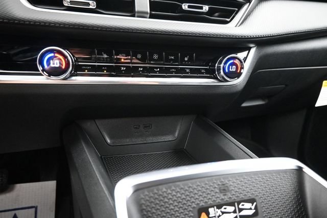 New 2027 Chevrolet Equinox LT w/ Convenience Package II FWD image 19
