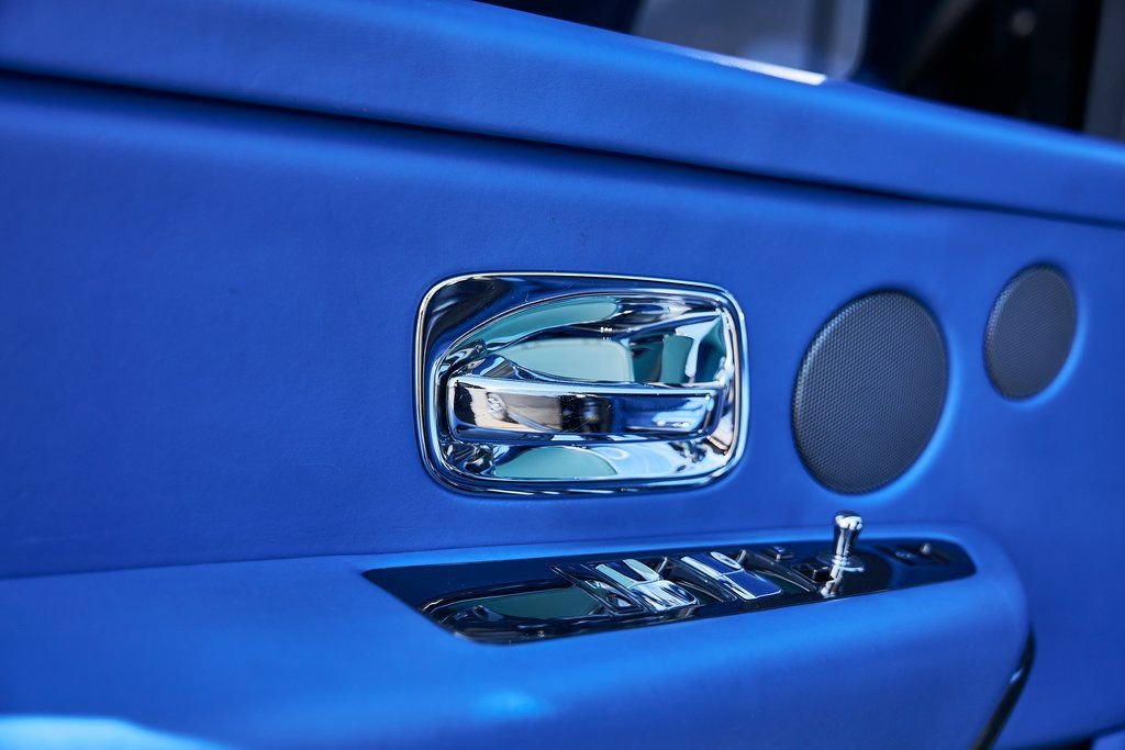 Used 2021 Rolls-Royce Cullinan Black Badge image 38