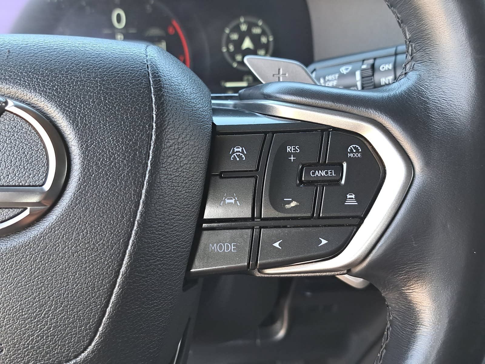 Used 2024 Lexus GX 550 w/ Accessory Package (31) AWD/4WD image 20