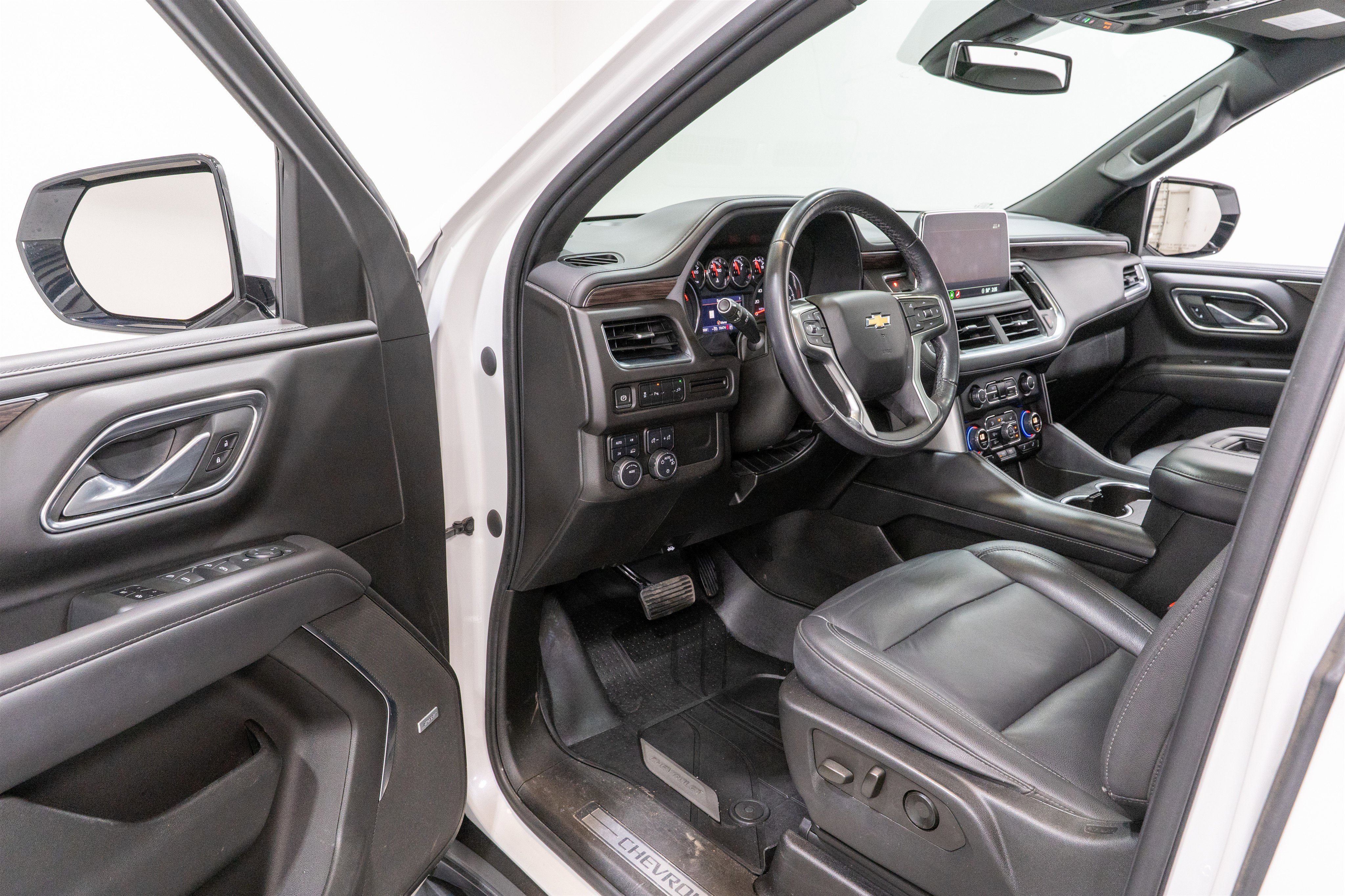 Used 2021 Chevrolet Suburban LT w/ Rear Media and Nav Package AWD/4WD image 12