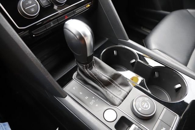 Used 2022 Volkswagen Atlas Cross Sport SE image 31