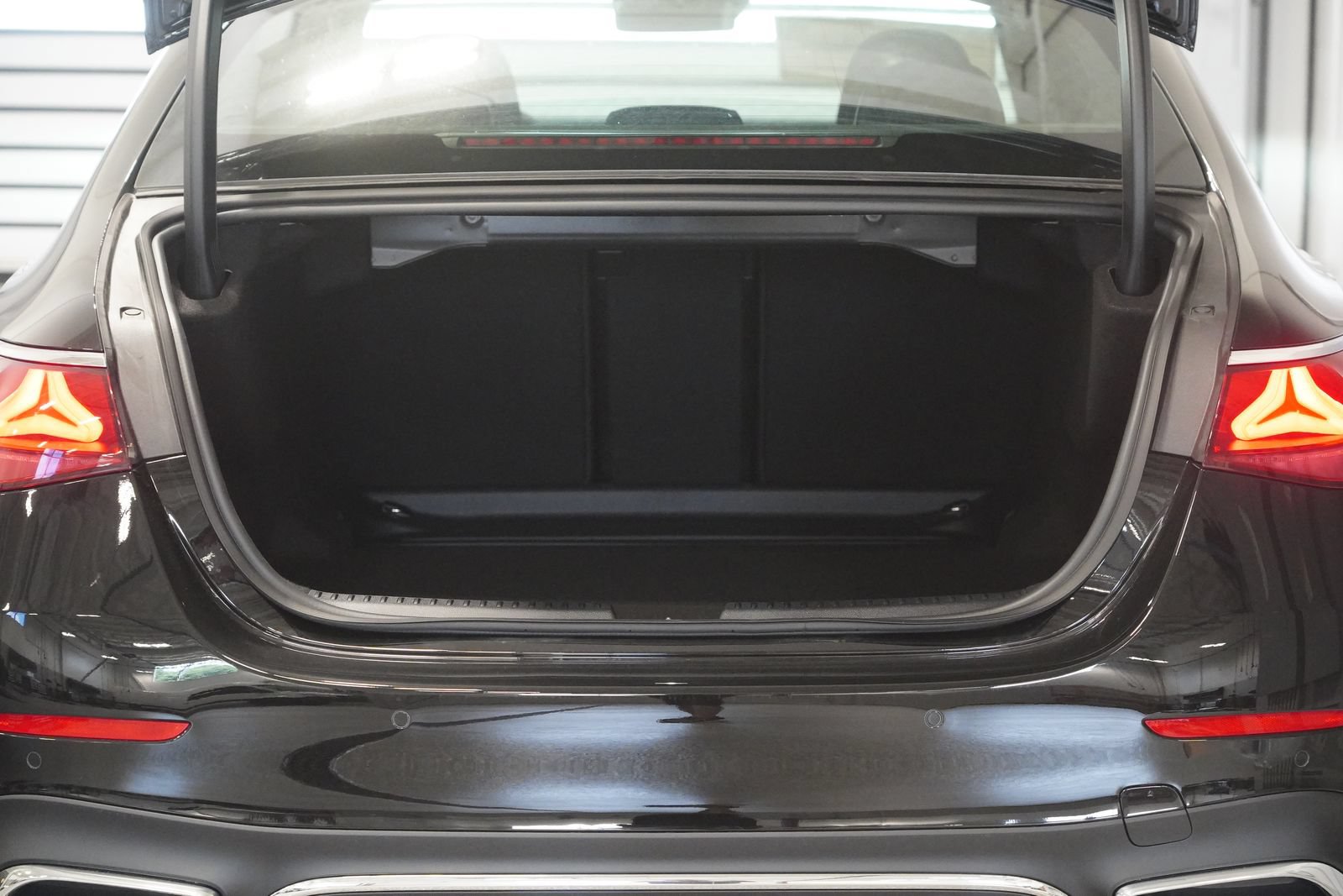 New 2027 Mercedes-Benz E 350 4MATIC Sedan image 33