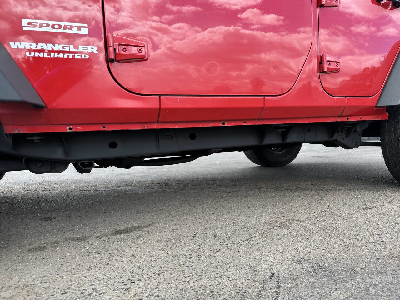 Used 2011 Jeep Wrangler Unlimited Sport image 3