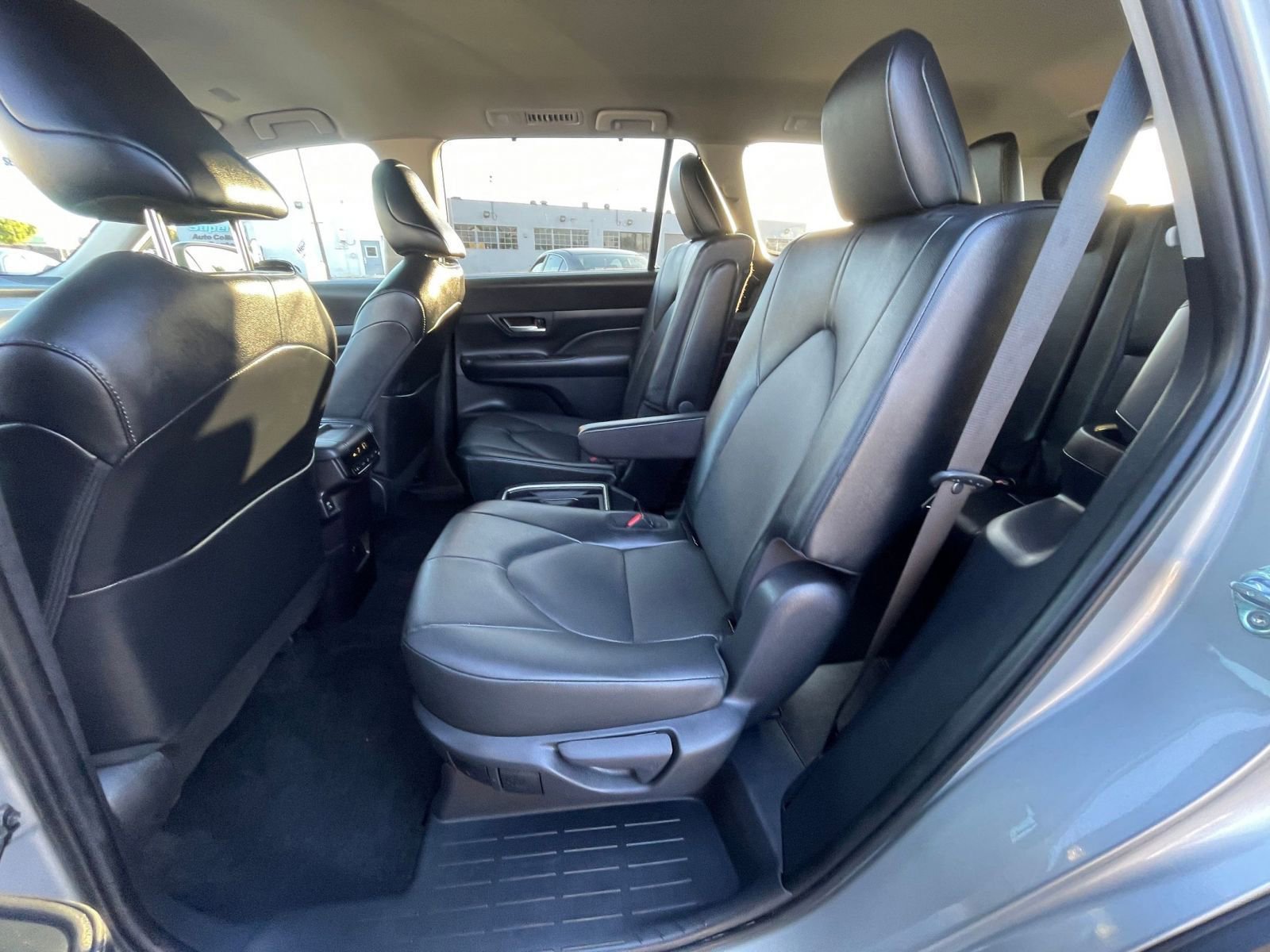 Used 2025 Toyota Grand Highlander FWD image 25