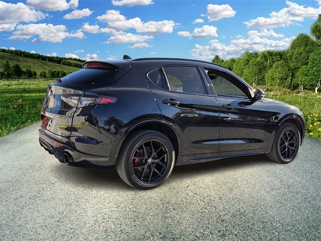 Used 2021 Alfa Romeo Stelvio Ti Sport image 6