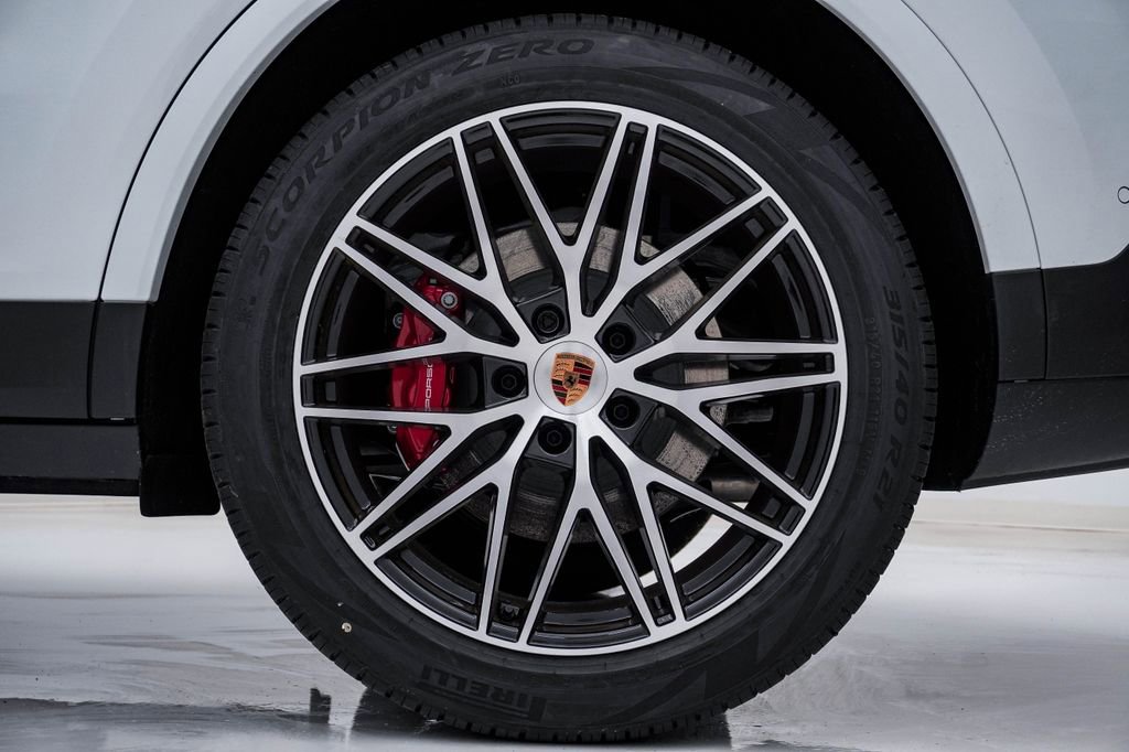 New 2026 Porsche Cayenne S image 10