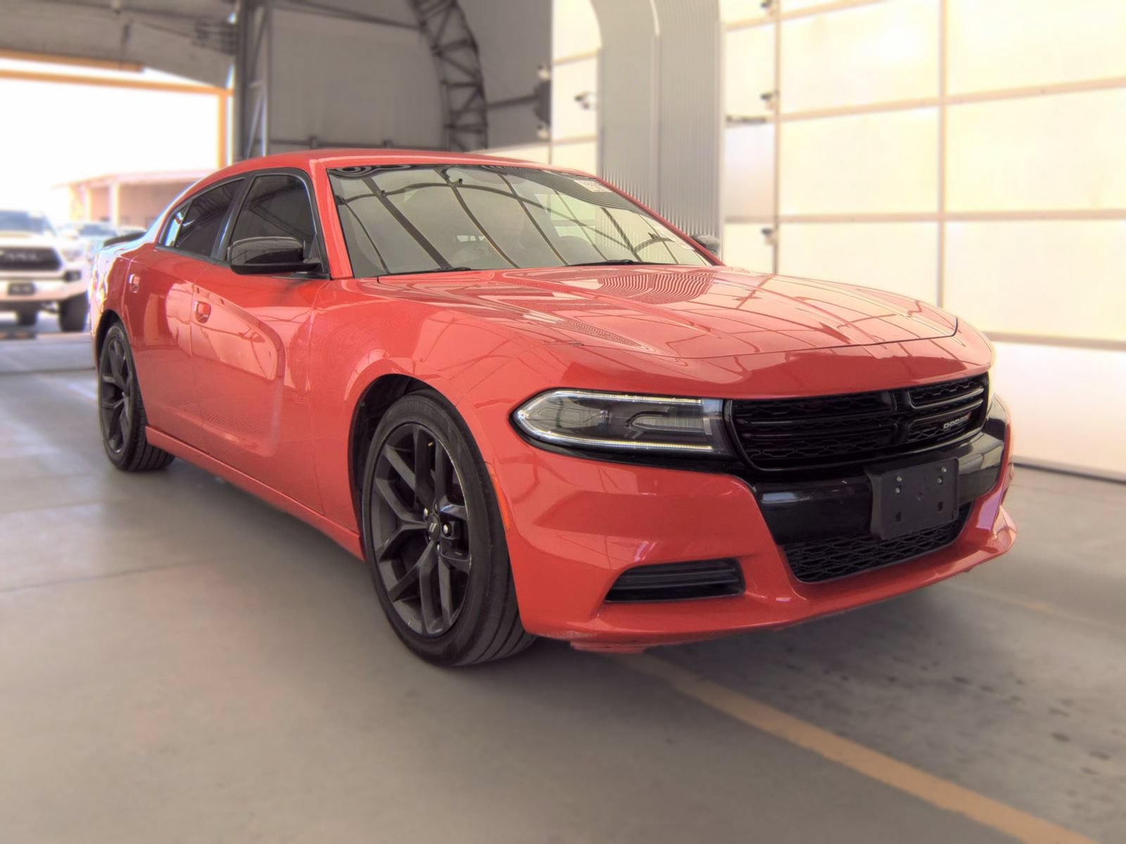 Used 2020 Dodge Charger SXT w/ Blacktop Package RWD image 2