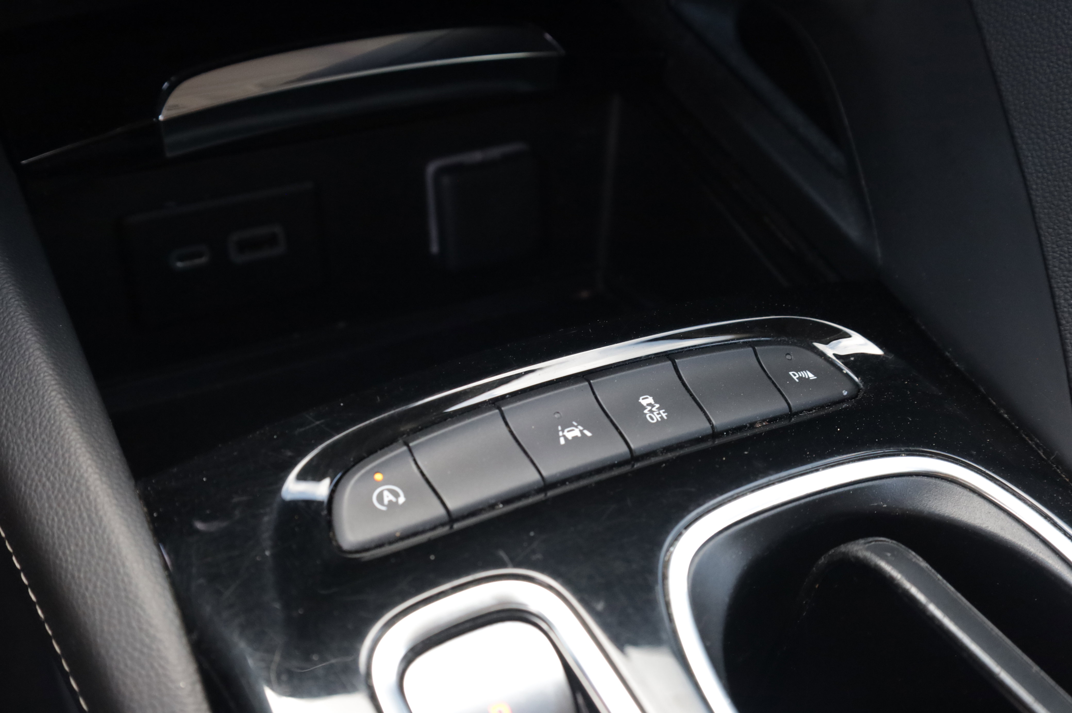 Used 2023 Buick Envision Essence w/ Sport Touring Package image 13