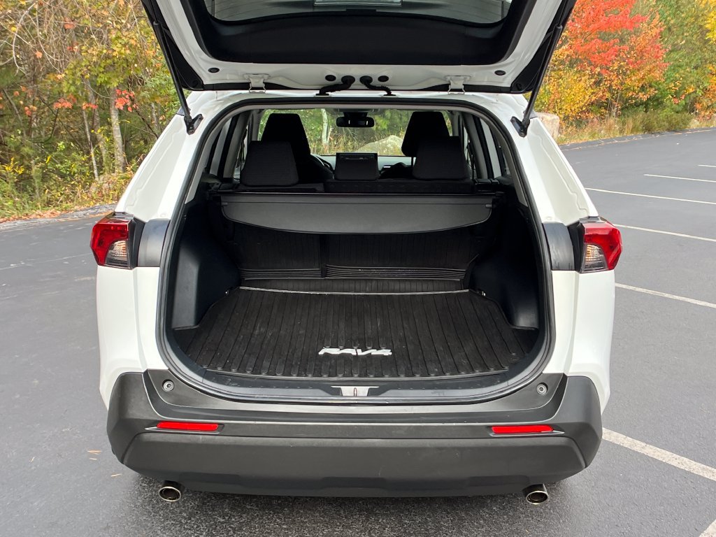 Used 2019 Toyota RAV4 LE w/ All Weather Liner Package AWD/4WD image 22