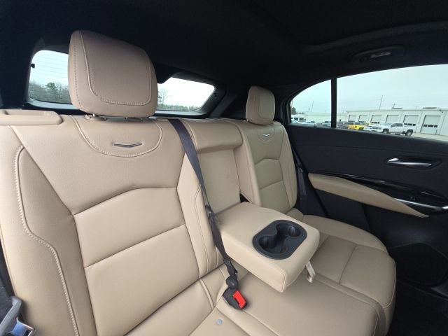 Used 2024 Cadillac XT4 Luxury w/ Cold Weather Package image 16