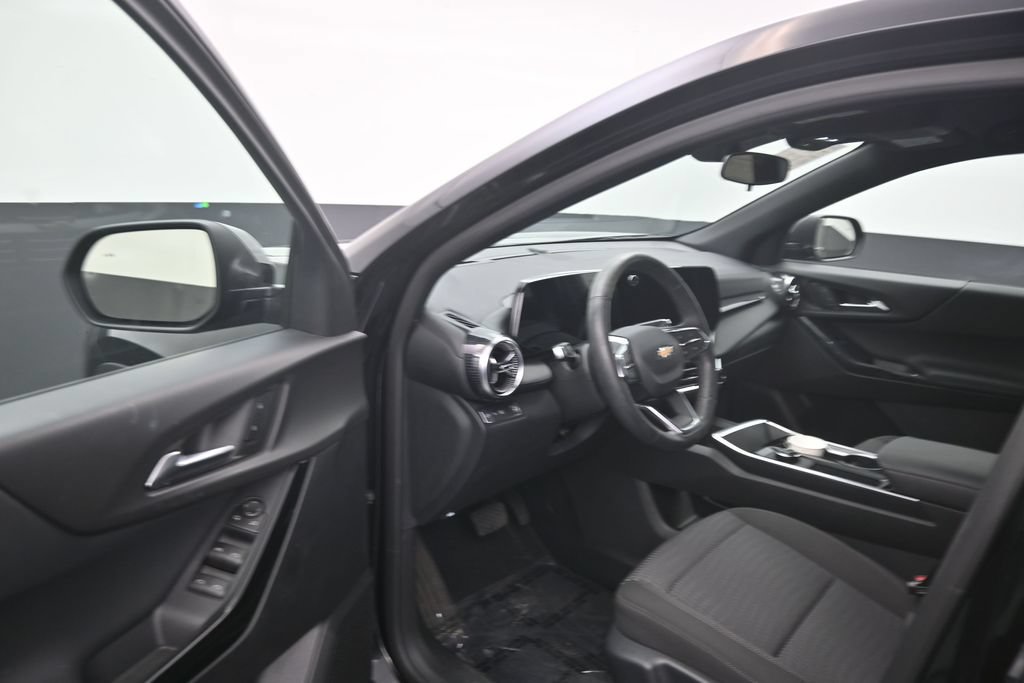 Used 2026 Chevrolet Equinox LT FWD image 10