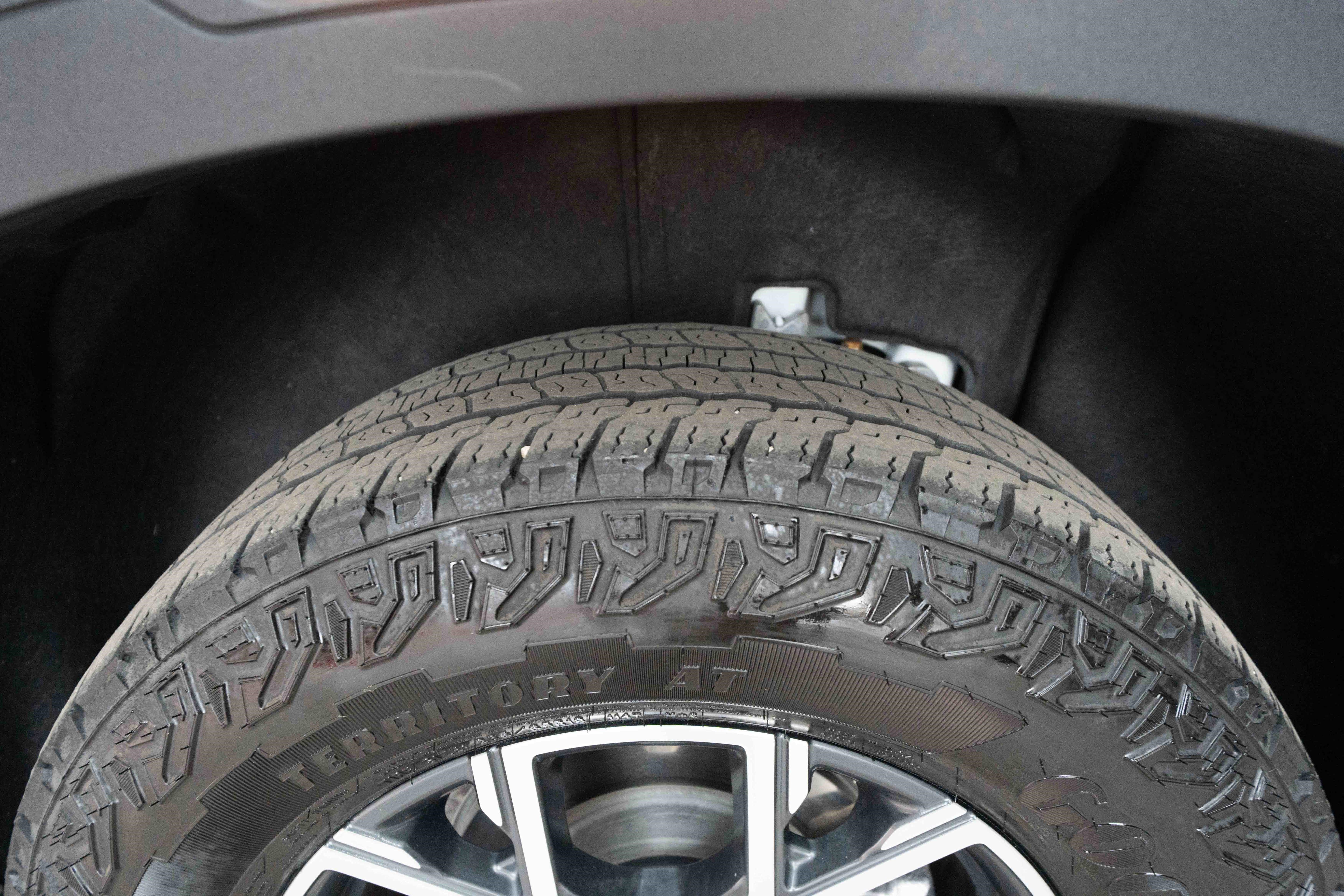 Used 2024 GMC Acadia AT4 w/ Luxury Package image 31