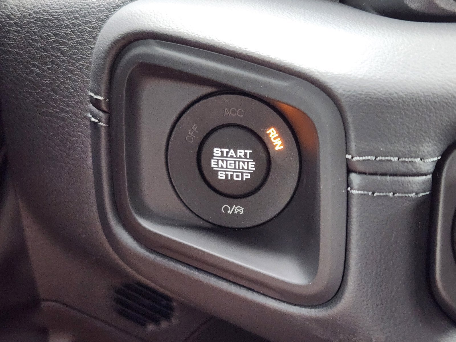 New 2026 Jeep Gladiator Sport AWD/4WD image 19