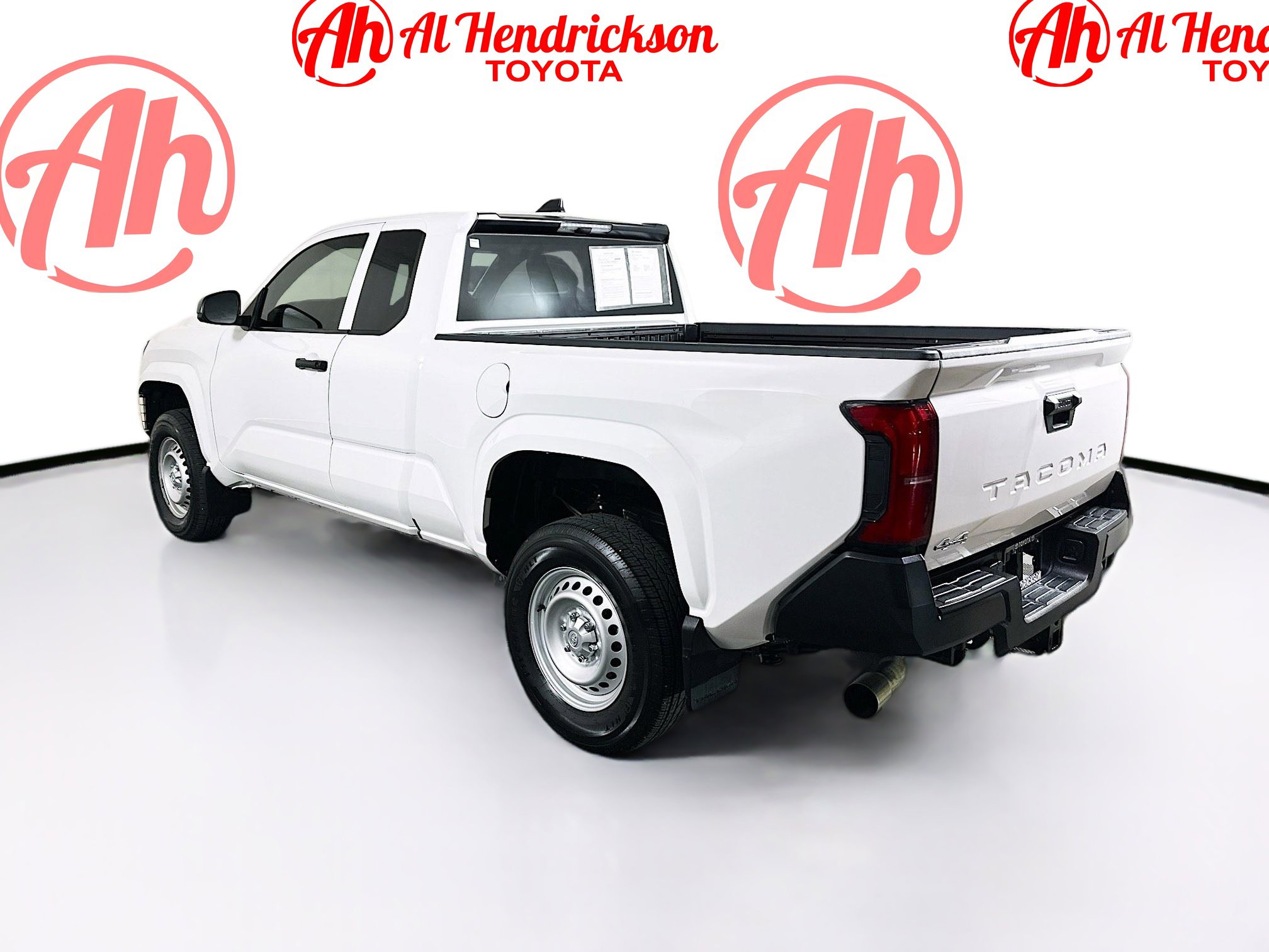 Used 2025 Toyota Tacoma SR image 5