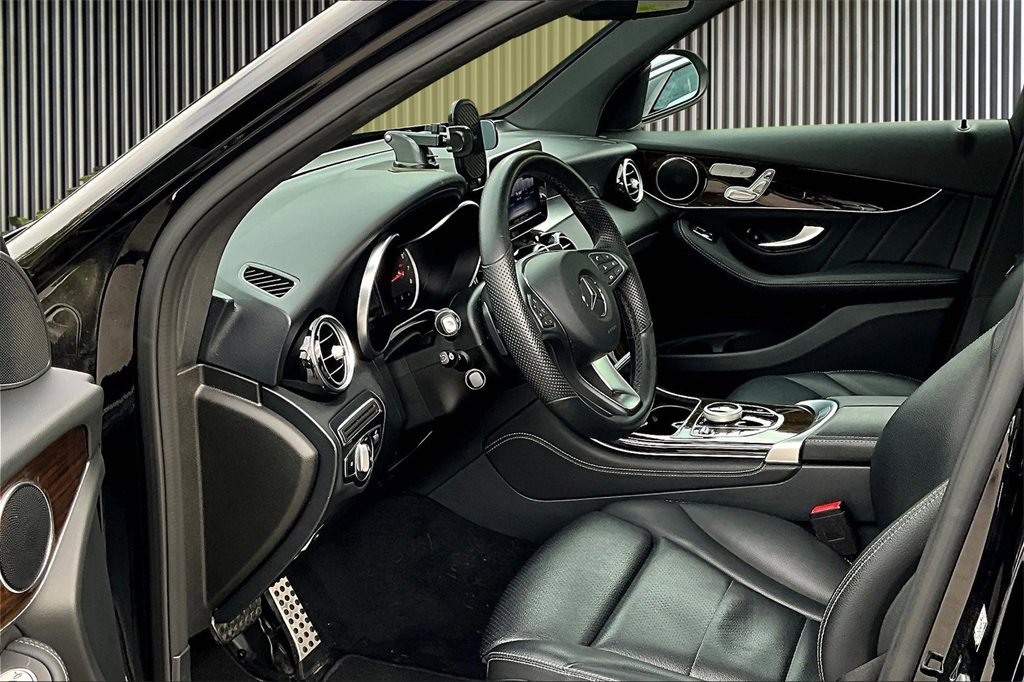 Used 2019 Mercedes-Benz GLC 300 4MATIC image 13